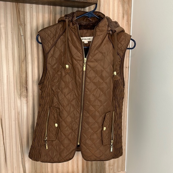 Winter vest. Super soft inside, mint condition. Size s - Picture 1 of 10